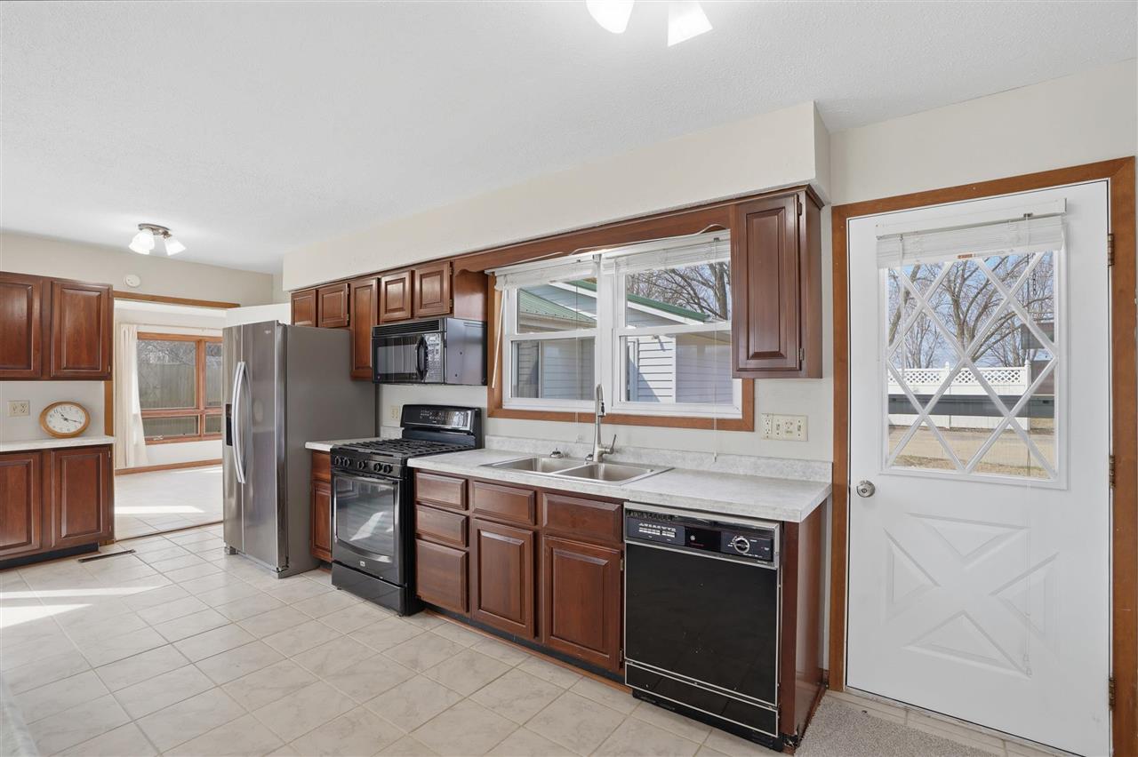 18416 Highway 70 Conesville IA 52739