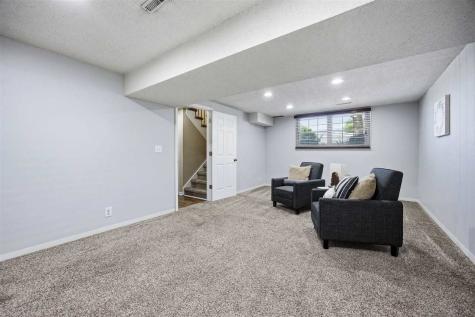 619 Olive Drive NW Cedar Rapids IA 52405