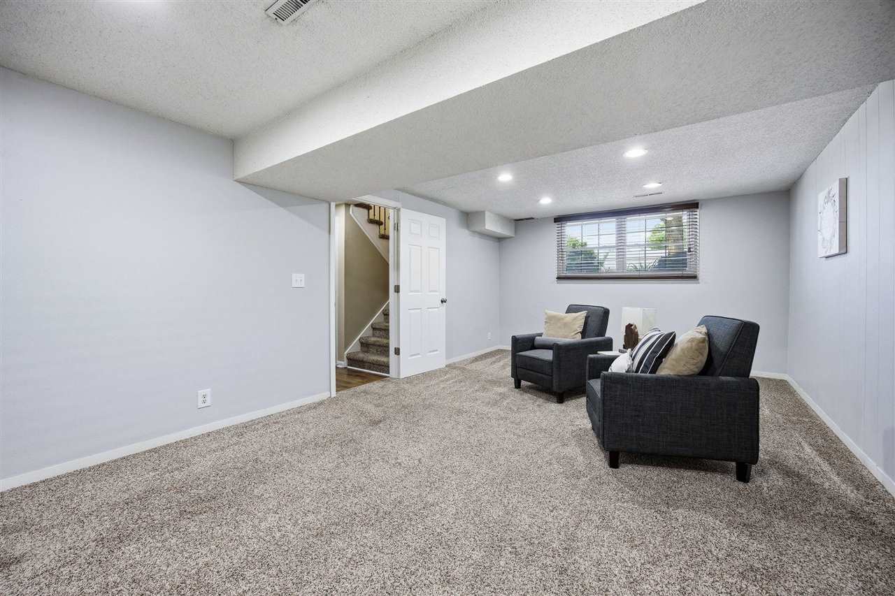 619 Olive Drive NW Cedar Rapids IA 52405