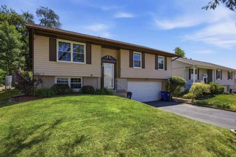 619 Olive Drive NW Cedar Rapids IA 52405
