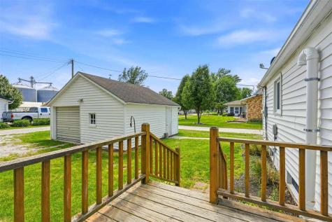 207 W Cummings Wayland IA 52654