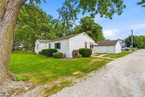 207 W Cummings Wayland IA 52654