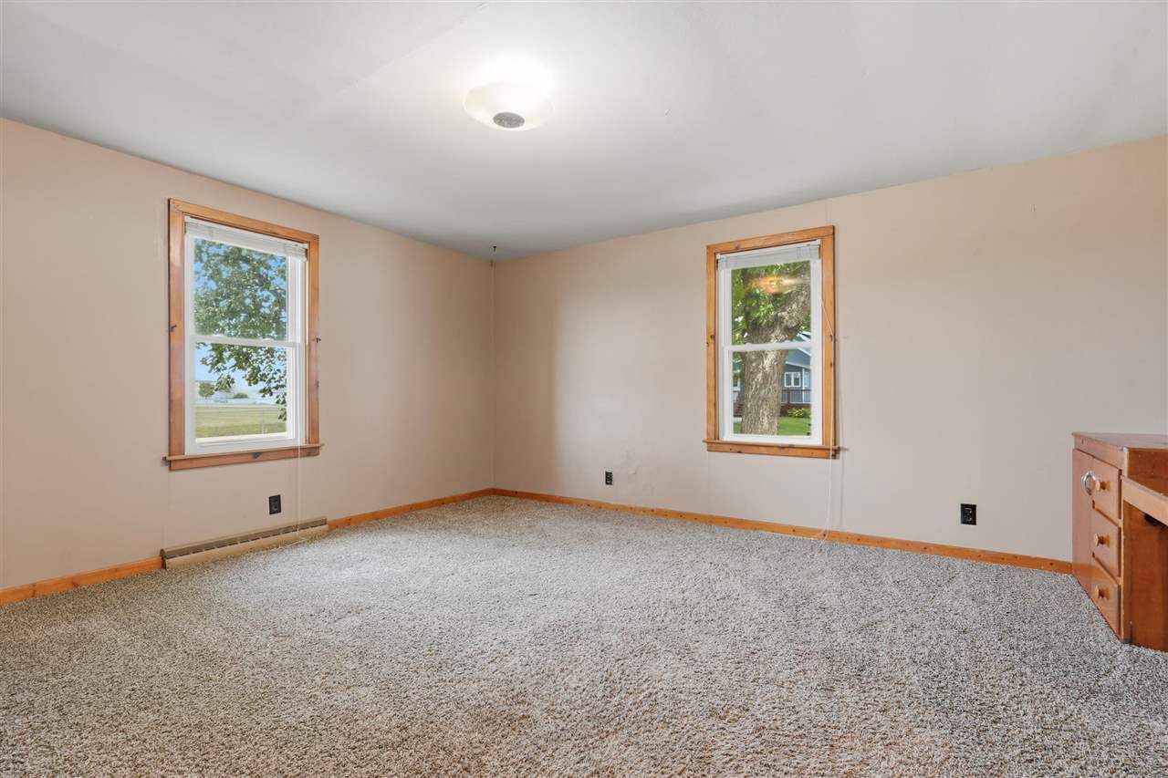 207 W Cummings Wayland IA 52654