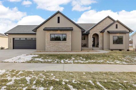 970 17th Avenue SW Mt Vernon IA 52314