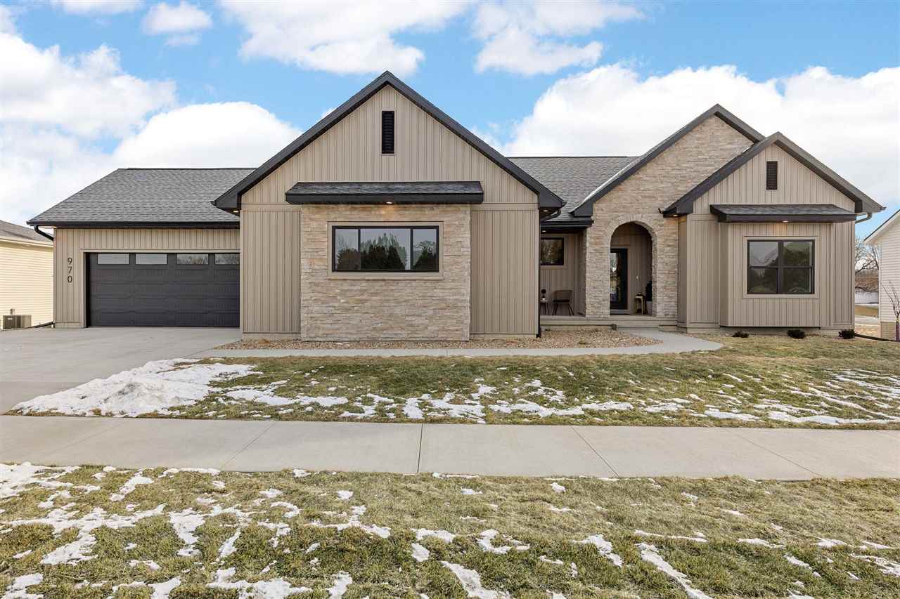 970 17th Avenue SW Mt Vernon IA 52314