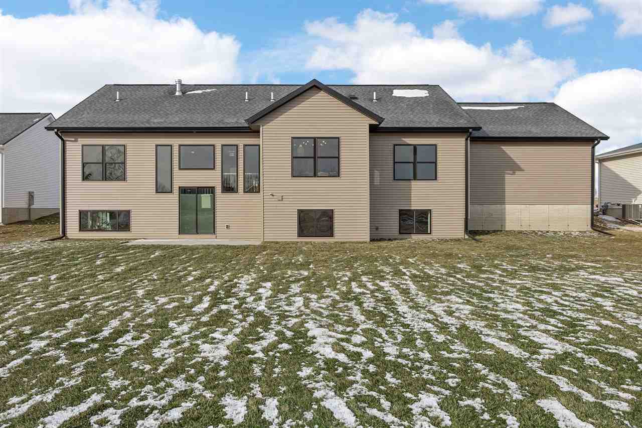 970 17th Avenue SW Mt Vernon IA 52314