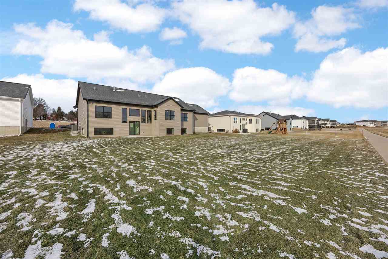 970 17th Avenue SW Mt Vernon IA 52314