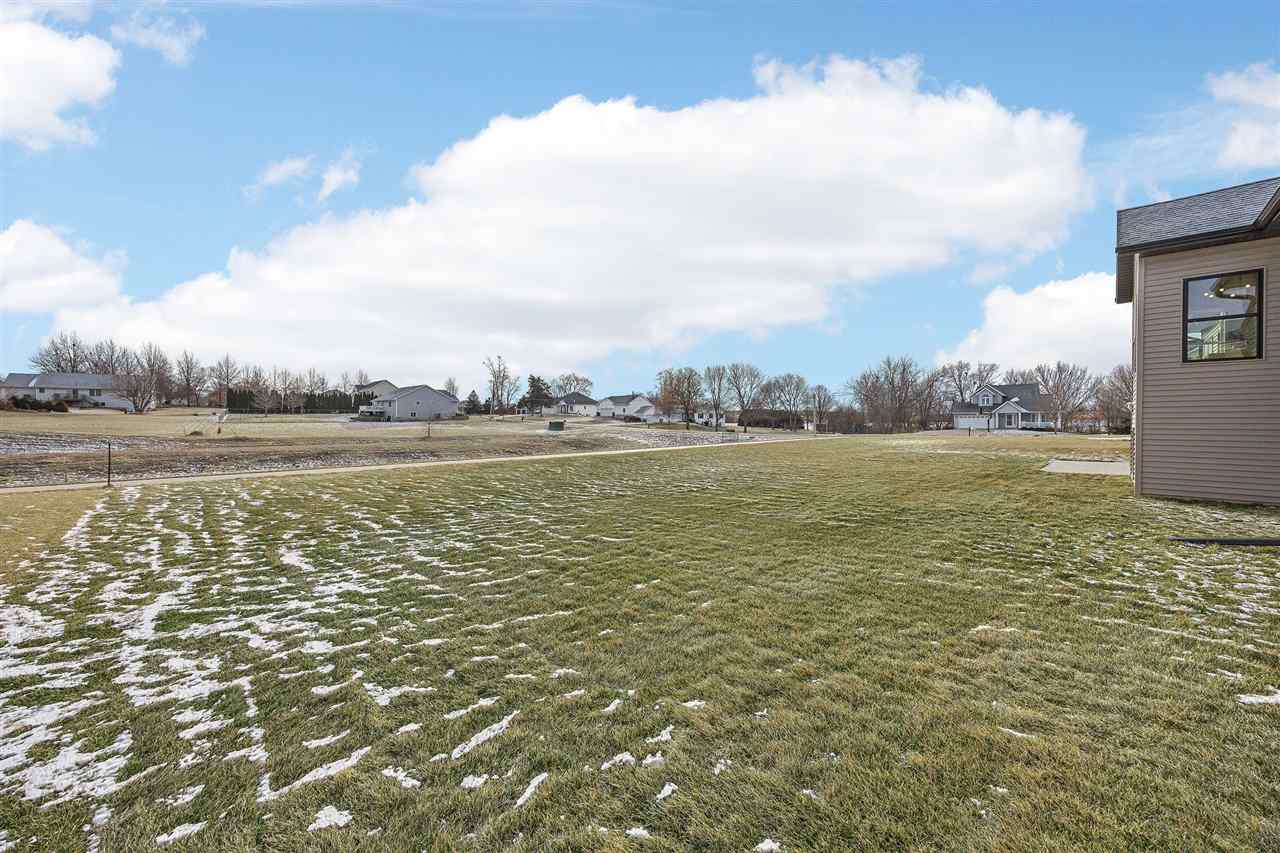 970 17th Avenue SW Mt Vernon IA 52314