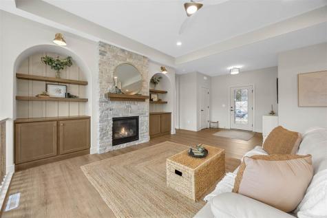970 17th Avenue SW Mt Vernon IA 52314