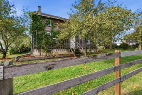 705 47th Avenue Amana IA 52203