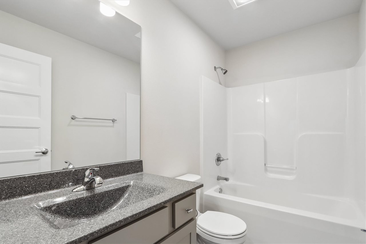559 Dakota Avenue Tiffin IA 52340