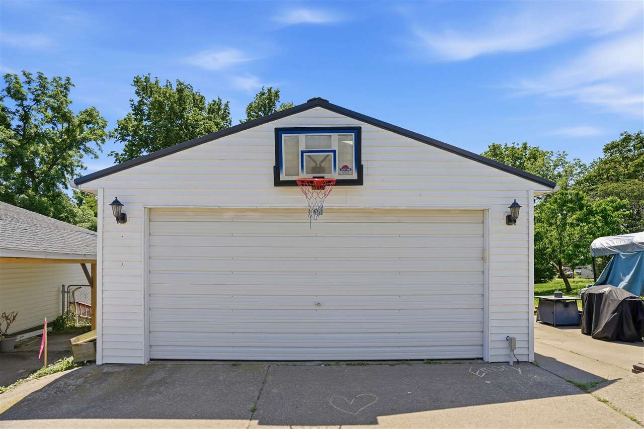 896 Climer Street Muscatine IA 52761