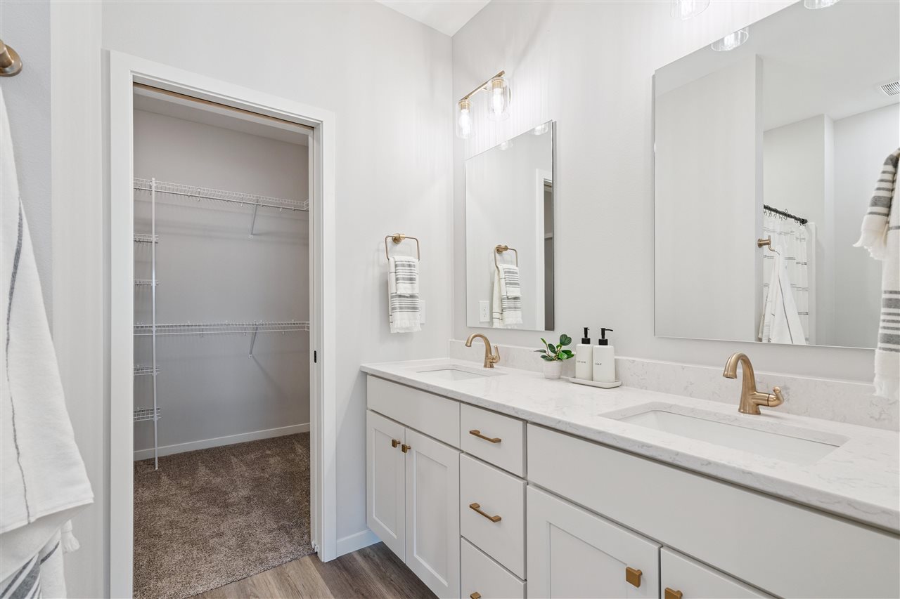 235 Chadwick Lane Iowa City IA 52245