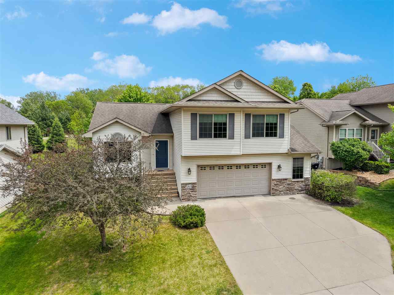 2513 Belmont Drive Coralville IA 52241