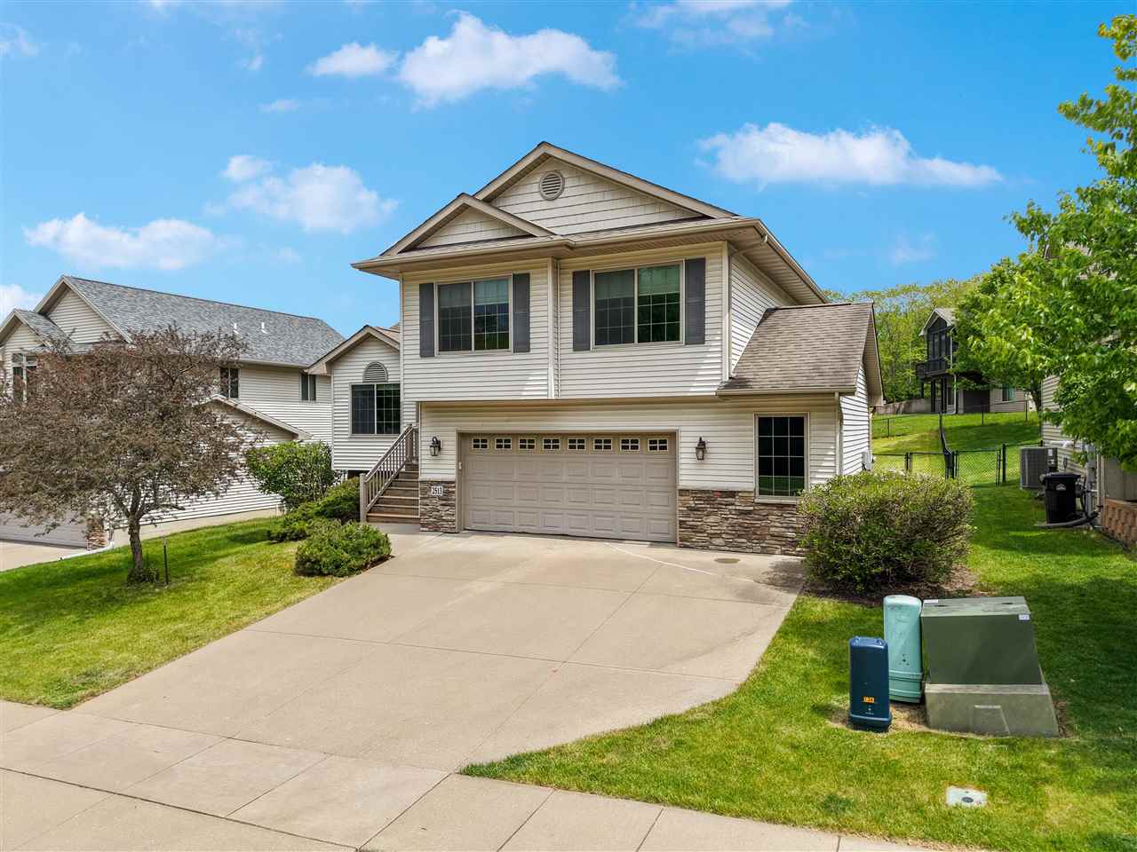 2513 Belmont Drive Coralville IA 52241