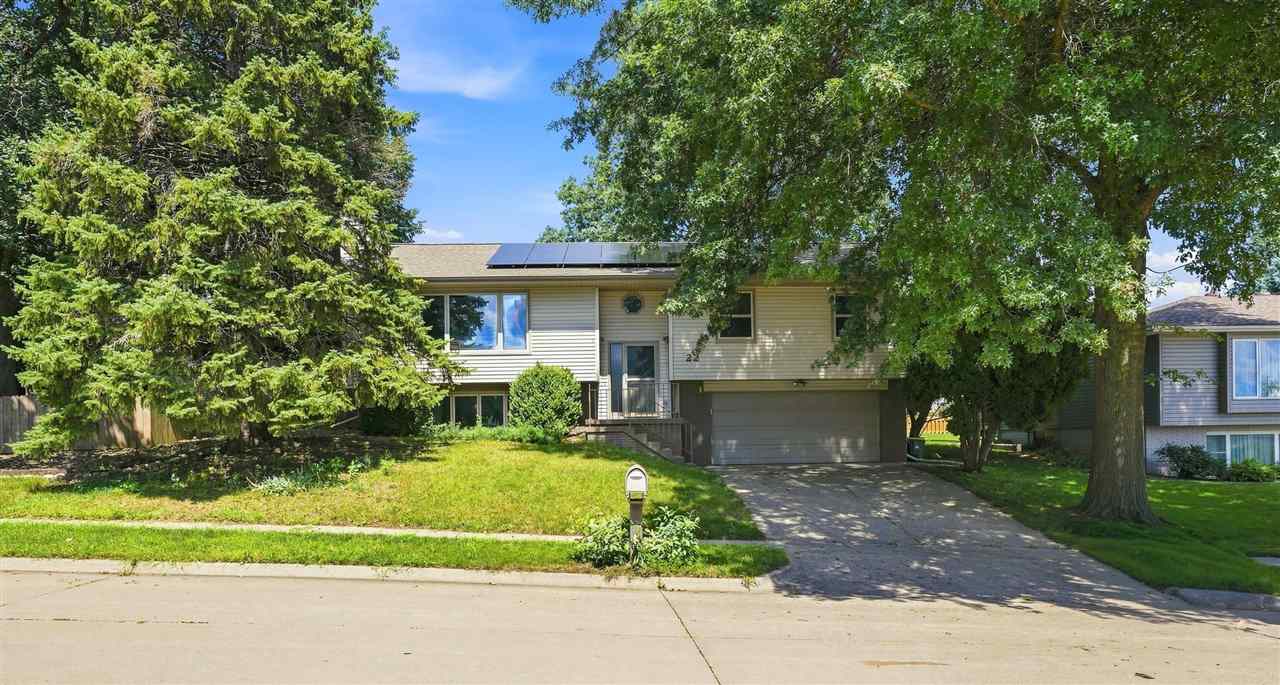 22 Wrexham Drive Iowa City IA 52246