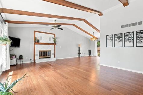 22 Wrexham Drive Iowa City IA 52246