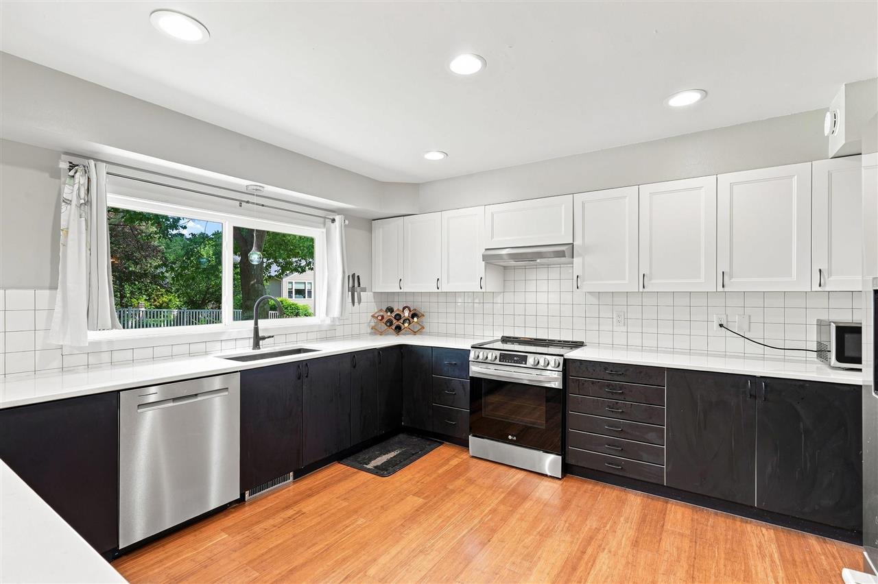22 Wrexham Drive Iowa City IA 52246