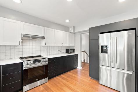 22 Wrexham Drive Iowa City IA 52246