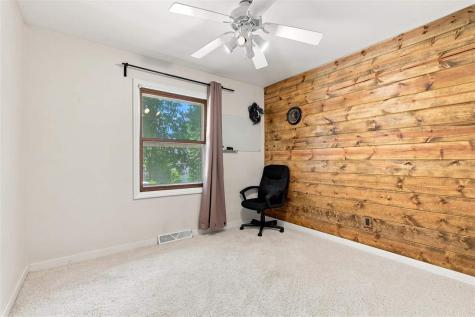 22 Wrexham Drive Iowa City IA 52246