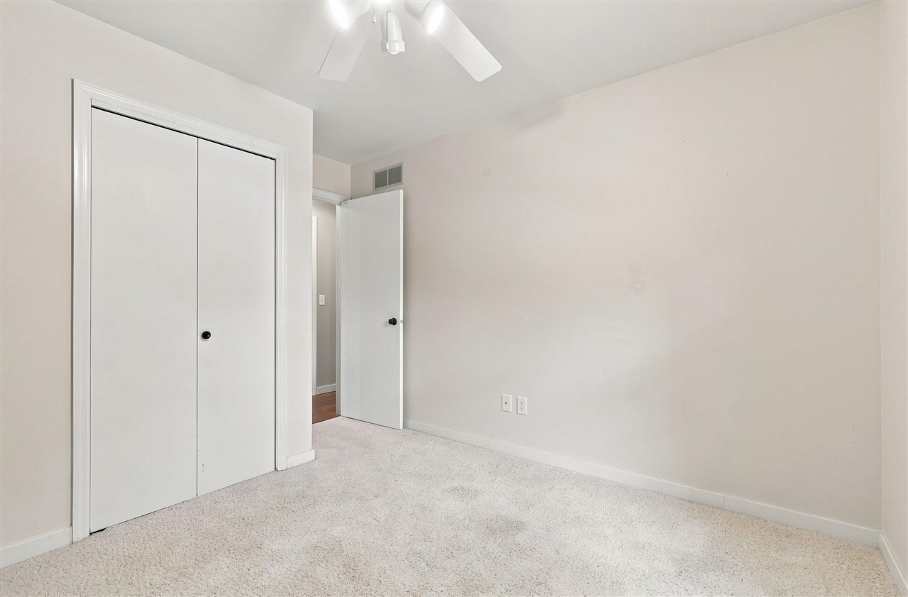 22 Wrexham Drive Iowa City IA 52246