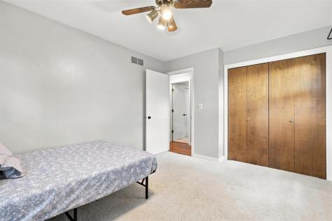 22 Wrexham Drive Iowa City IA 52246