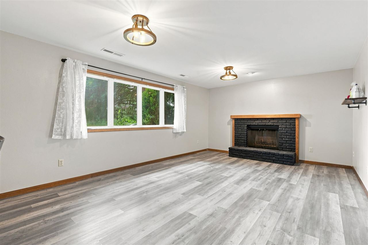 22 Wrexham Drive Iowa City IA 52246
