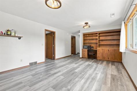 22 Wrexham Drive Iowa City IA 52246