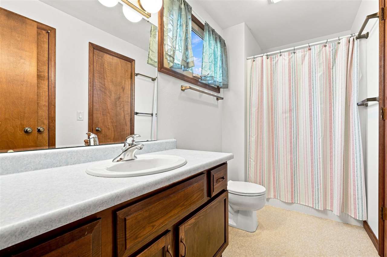 22 Wrexham Drive Iowa City IA 52246