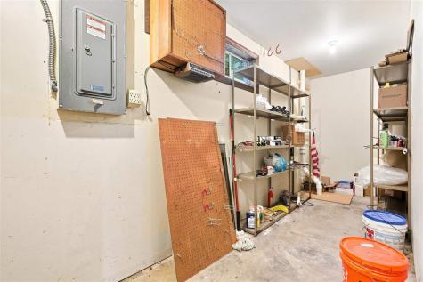 22 Wrexham Drive Iowa City IA 52246