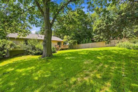 22 Wrexham Drive Iowa City IA 52246