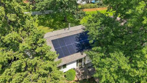 22 Wrexham Drive Iowa City IA 52246