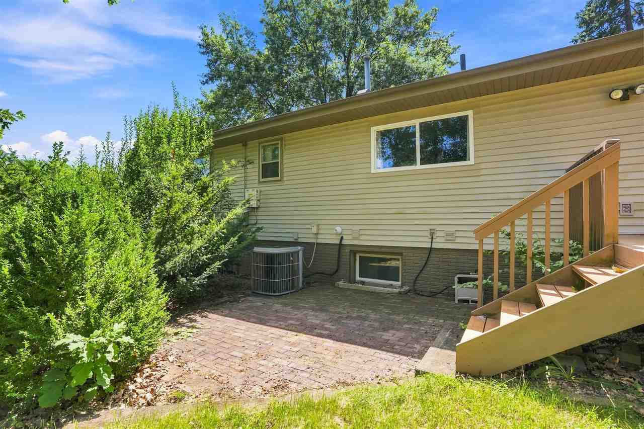 22 Wrexham Drive Iowa City IA 52246