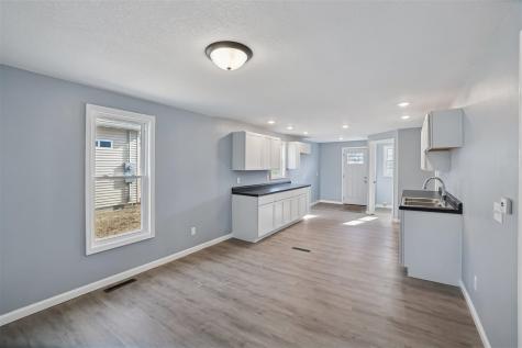807 4th Street Victor IA 52347