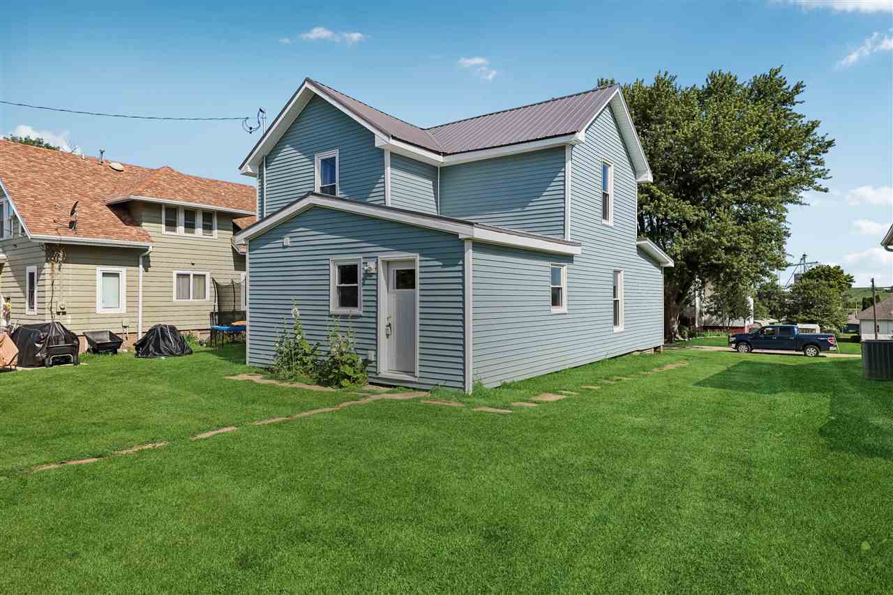 807 4th Street Victor IA 52347