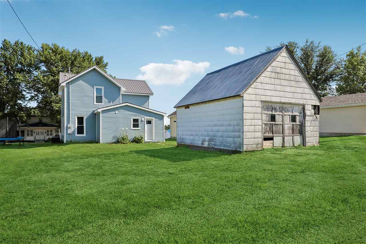 807 4th Street Victor IA 52347