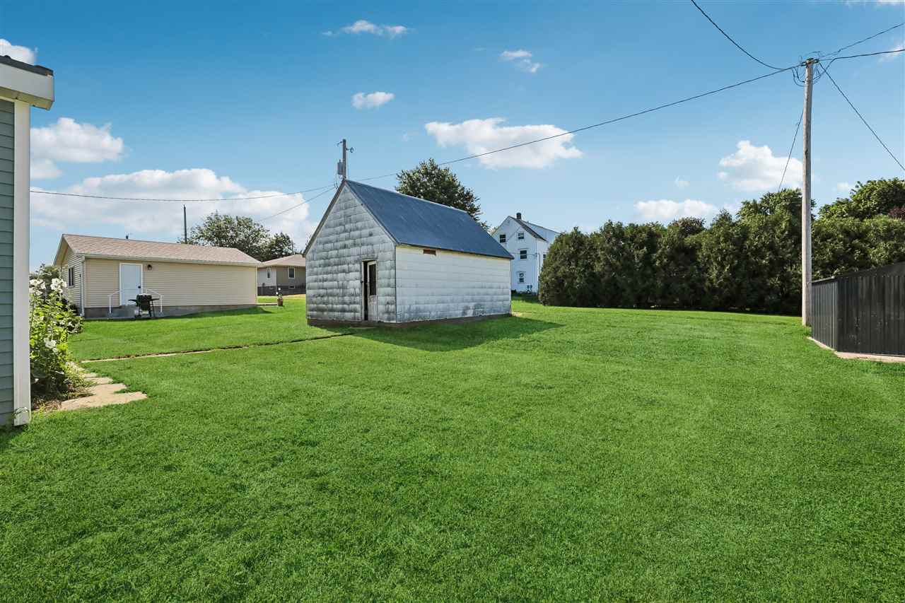807 4th Street Victor IA 52347