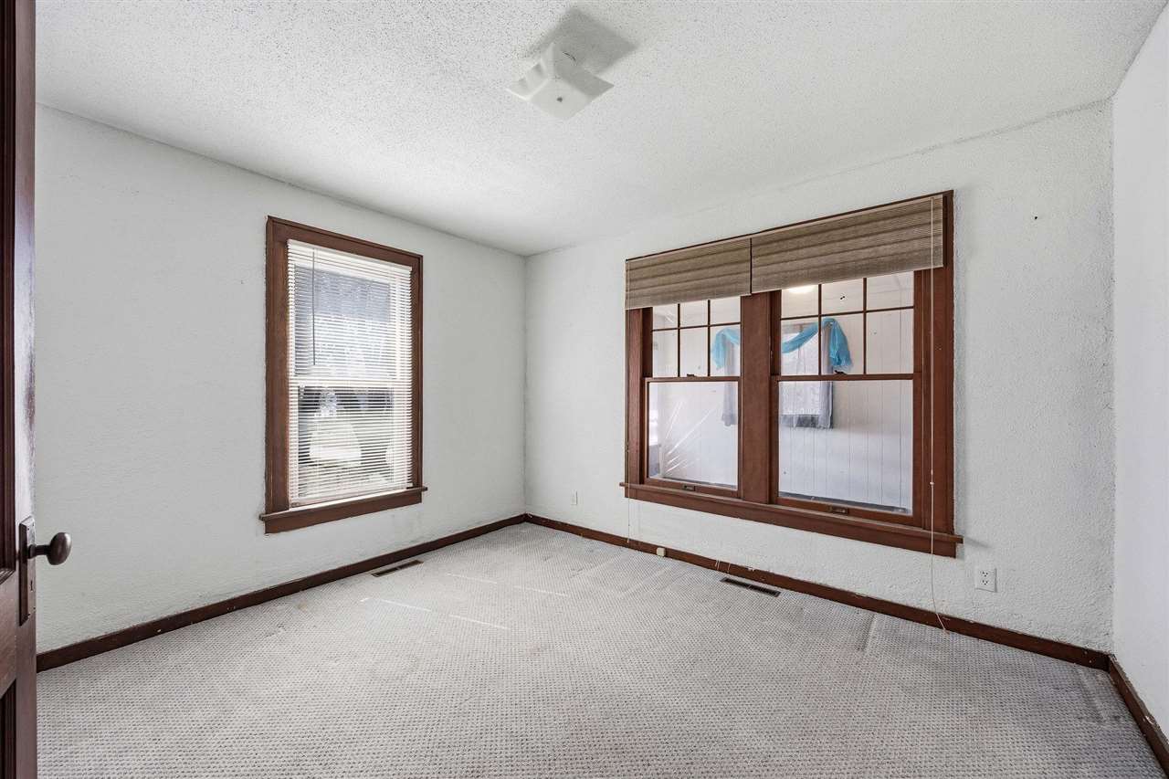 406 4th Street Deep River IA 52222