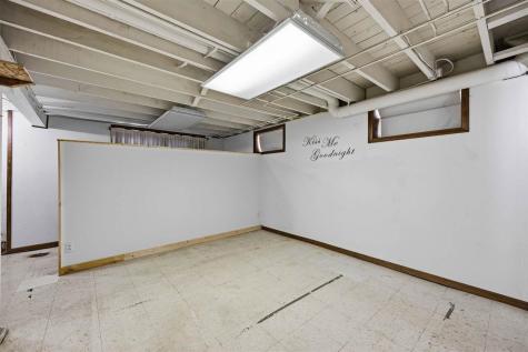 406 4th Street Deep River IA 52222