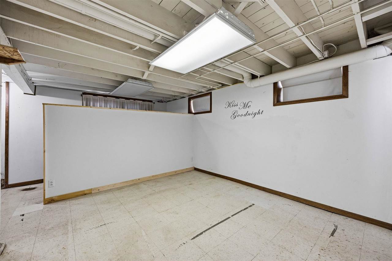 406 4th Street Deep River IA 52222