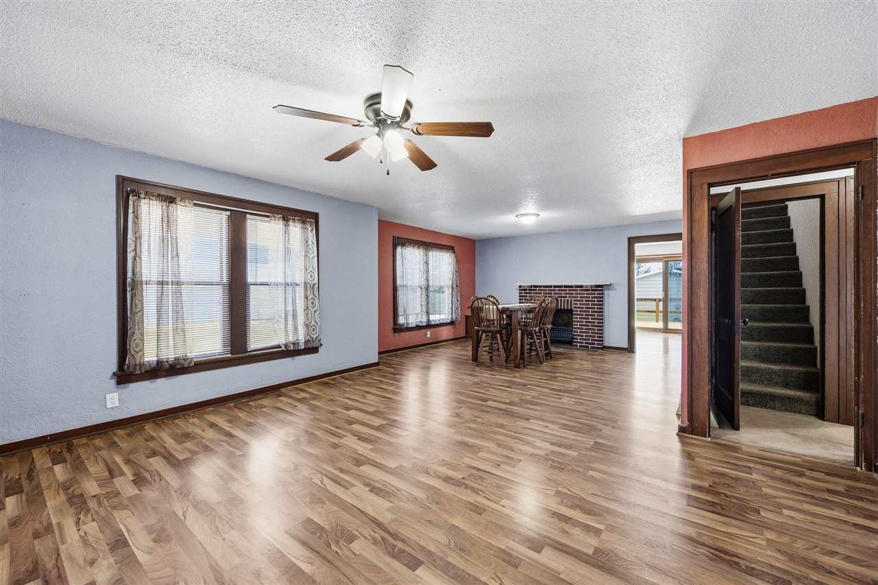 406 4th Street Deep River IA 52222