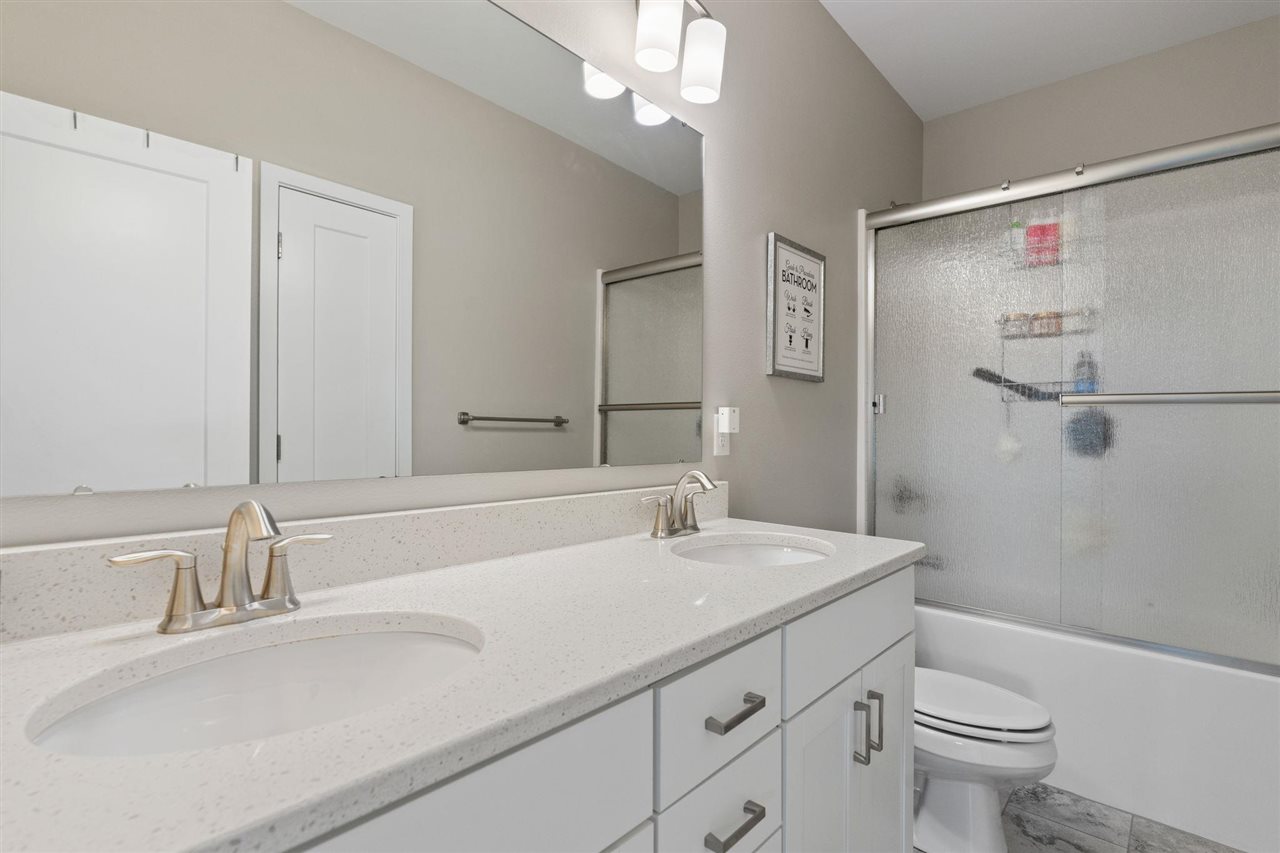 1350 E Tartan Drive North Liberty IA 52317