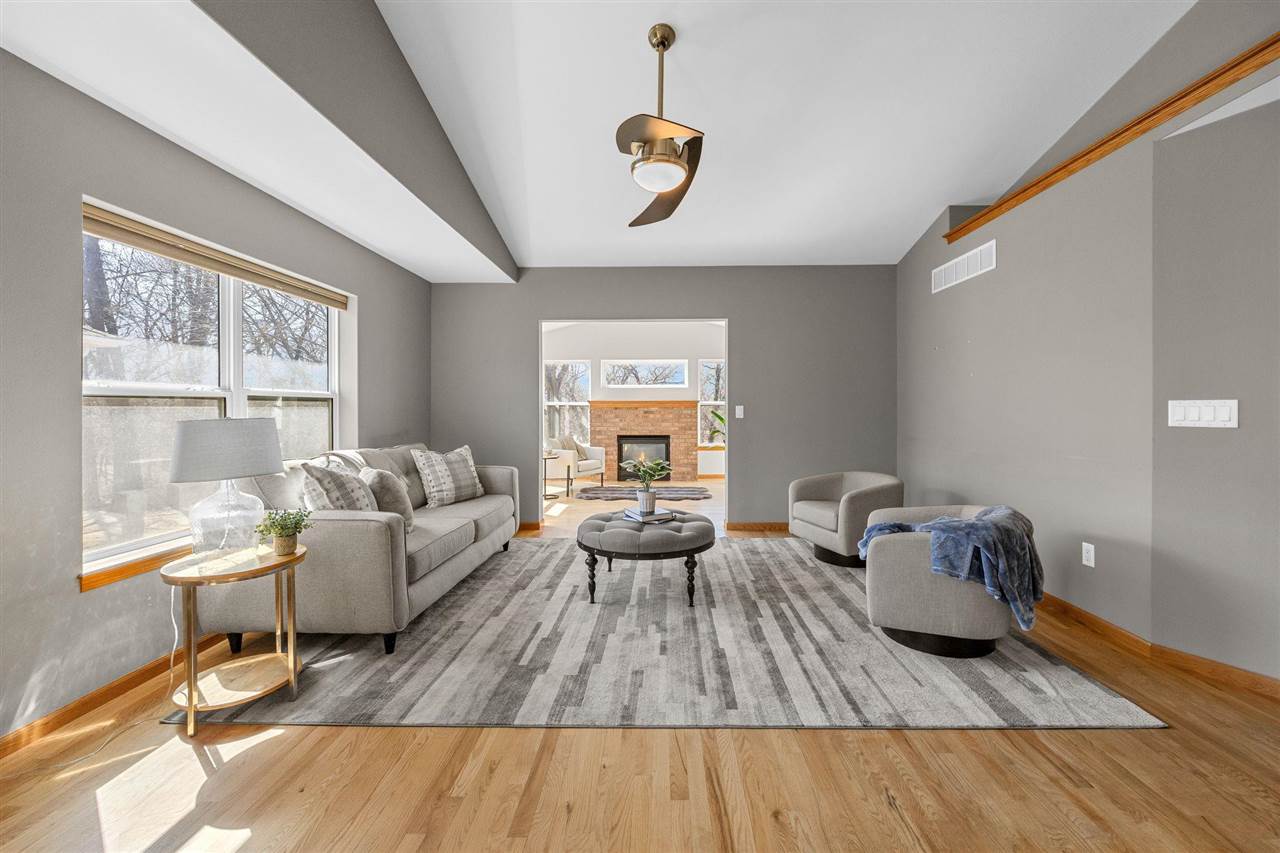 2084 Timber Lane Coralville IA 52241