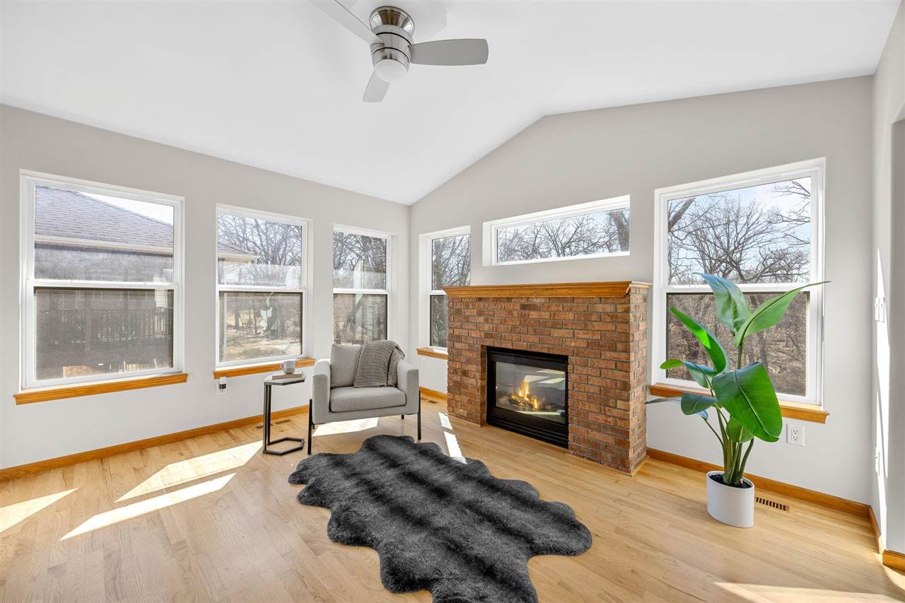 2084 Timber Lane Coralville IA 52241