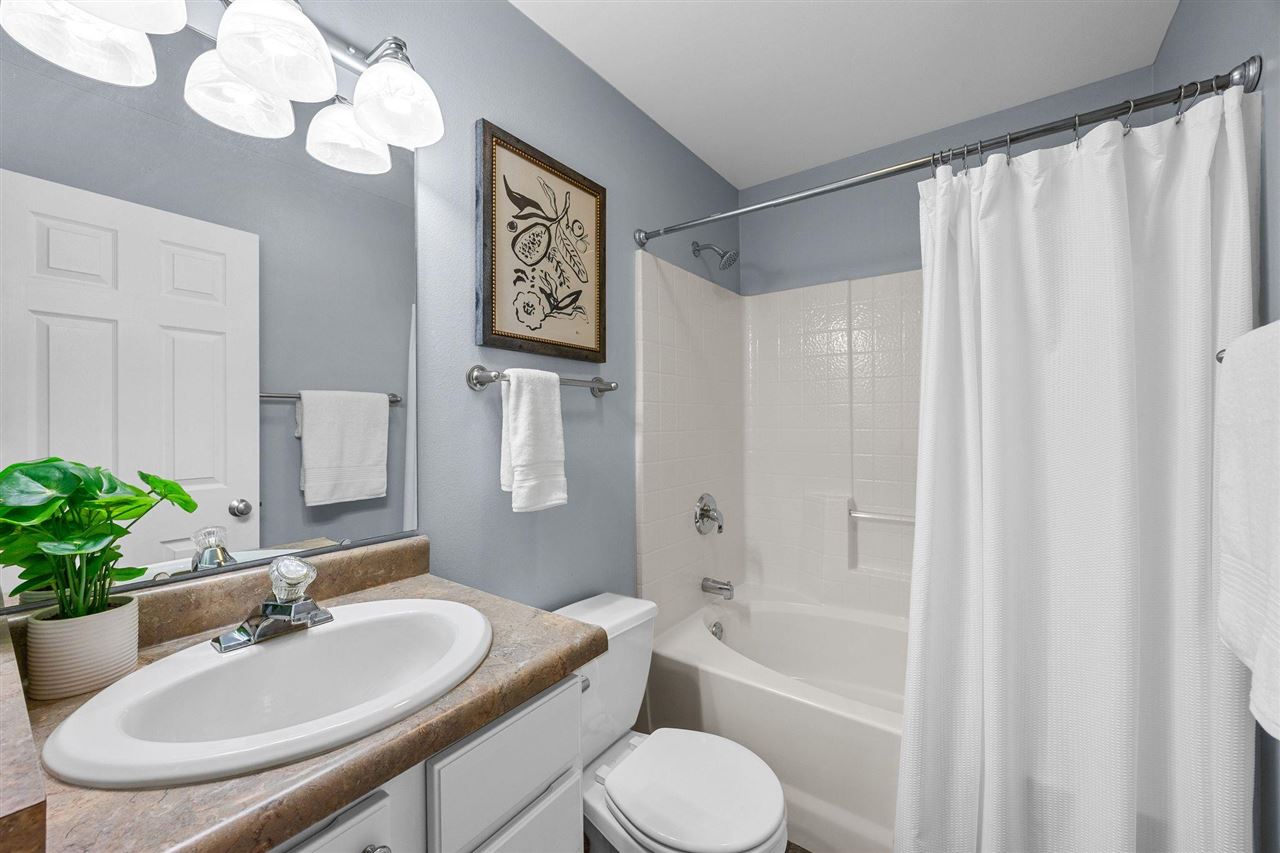 2084 Timber Lane Coralville IA 52241