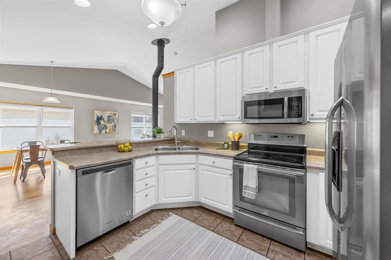 2084 Timber Lane Coralville IA 52241