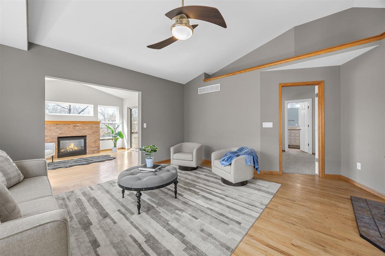 2084 Timber Lane Coralville IA 52241