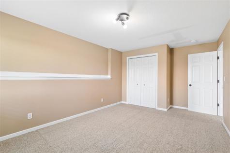 5012 SW Hay Field Court Cedar Rapids IA 52404