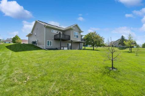5012 SW Hay Field Court Cedar Rapids IA 52404