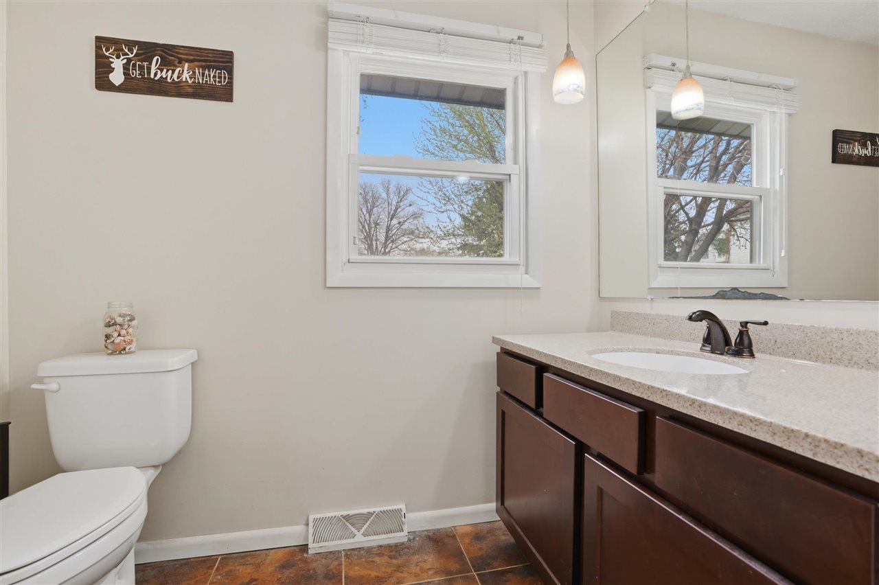 203 E Penn Street Williamsburg IA 52361